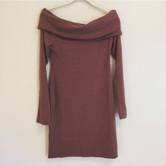 Tobi Dresses & Skirts - Tobi off the shoulder sweater dress